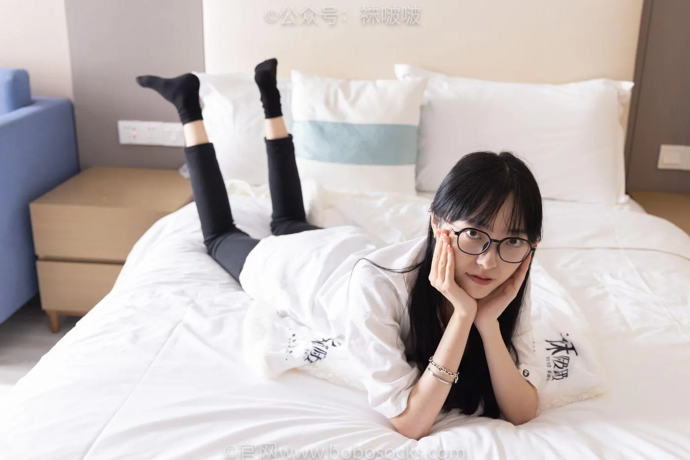 [BoBoSocks袜啵啵]NO.055 稚予-斯凯奇运动鞋、白棉袜、黑棉袜 [139P]插图2